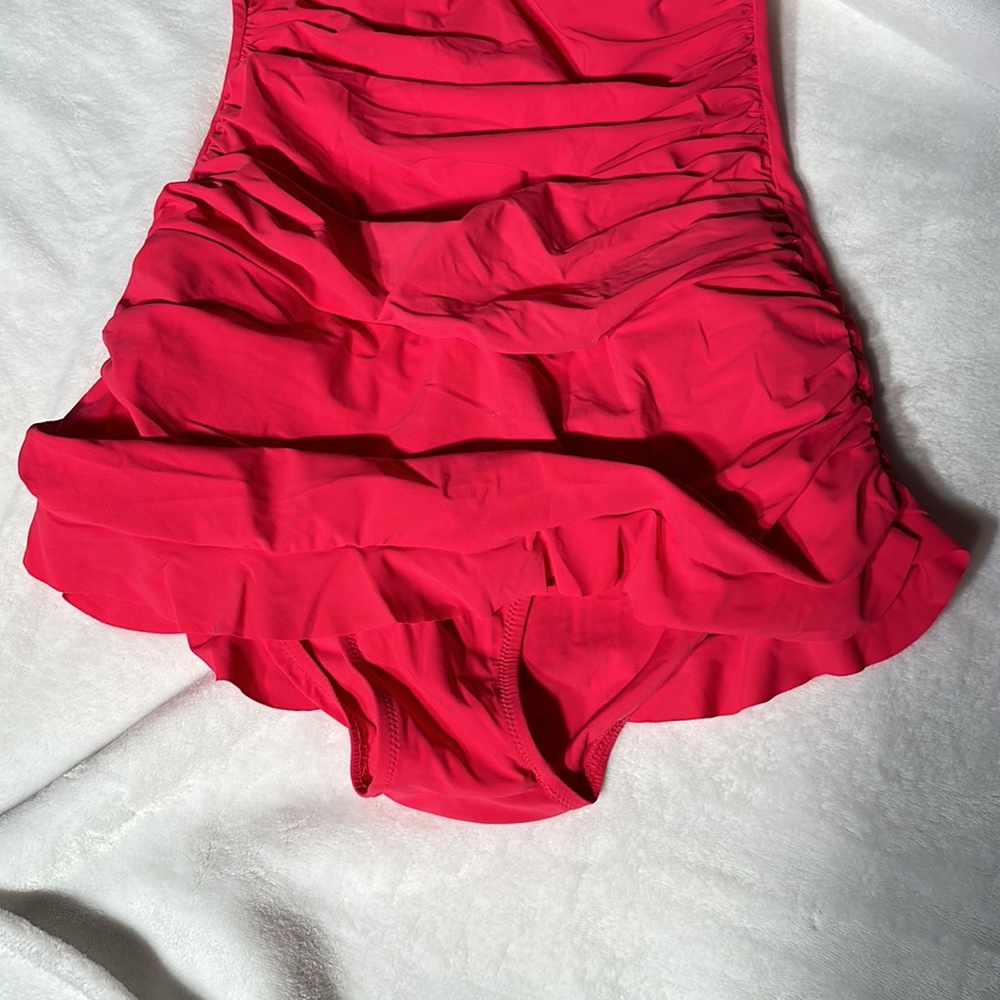 😍 PROFILE ~ Pretty one piece size 6 pink mauve’ish color Rushing on tummy area - Picture 2 of 8